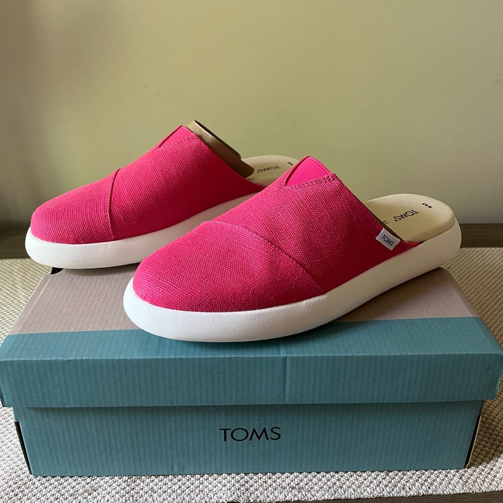 NWT, Tom’s Alpargata Mallow Mule Slip-On Women’s Shoes, size 9.5